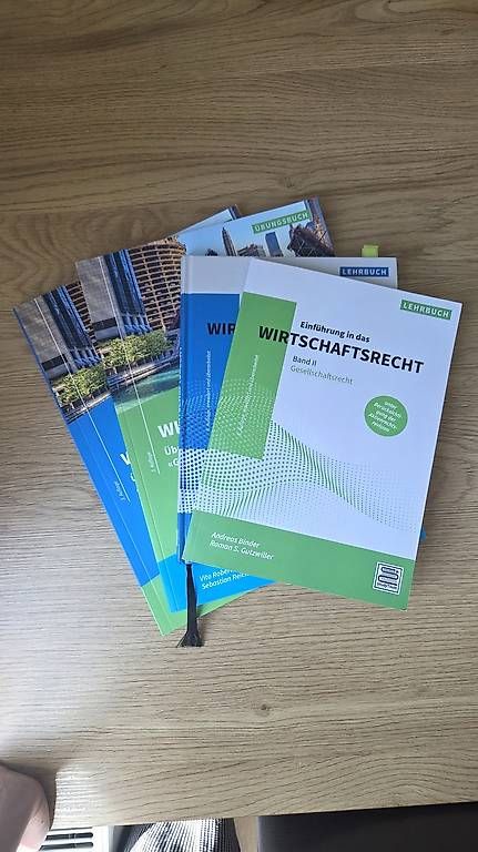 Bücher: HSG Wirtschaftsrechtbücher – Neu (gemäss Beschreibung) aus St. Gallen von ann_l2wv