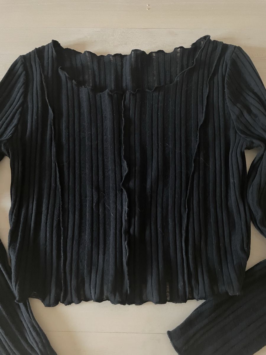 Blusen, T-Shirts & Tops: Schwarzes Langarm-Shirt, gerippt, Grösse S – Neu (gemäss Beschreibung) aus Weiningen ZH von mad_t6dx