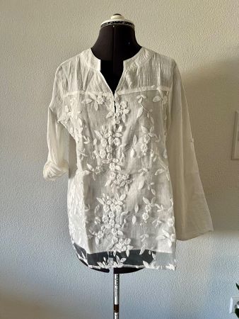 ✨ Weisse Bluse mit Stickerei Gr. L luftig & elegant