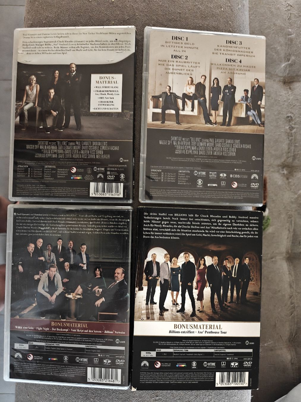 Tutti i DVDs: Billions Staffel 1-4 deutsch DVD – Nuovo (secondo la descrizione) da Schwerzenbach venduto da Salamon33 1
