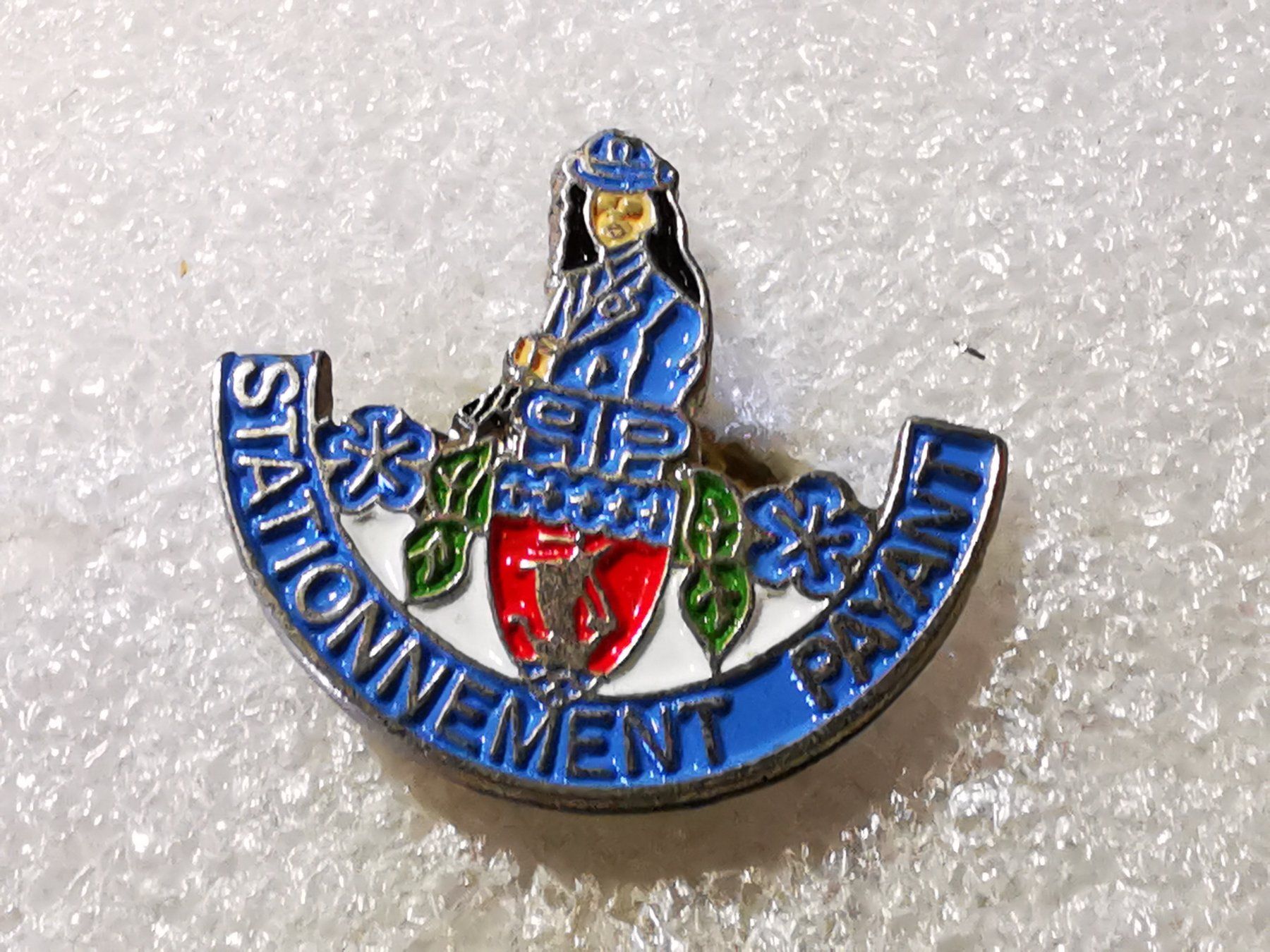 Plaquettes & Badges: Ansteckpin 47: Stationnement Payant – D'occasion à Oppligen par Pin-Fall-Shop