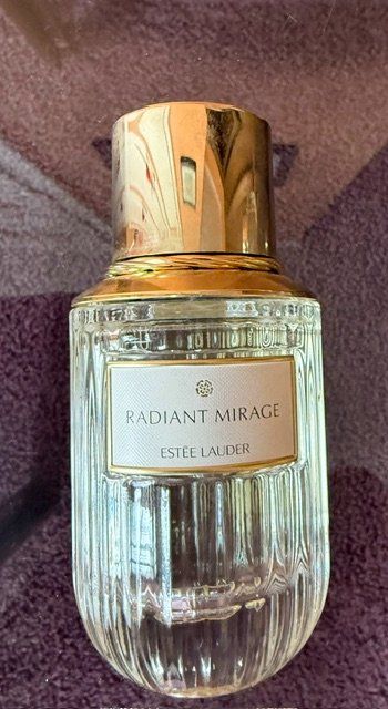 Estée Lauder Parfums & Eau de Toilette: Parfüm Estée Lauder Radiant Mirage – D'occasion à Pfäffikon ZH par Margot1 1