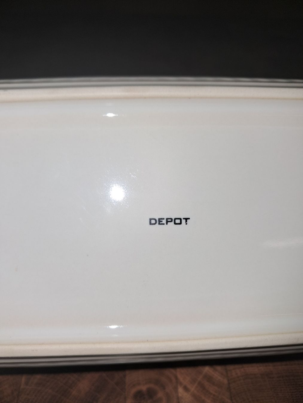 Teglie da forno: Backform von DEPOT, Keramik, Weiss/Beige. – Nuovo (secondo la descrizione) da Rüedisbach venduto da Wuethis-Fb1212 1