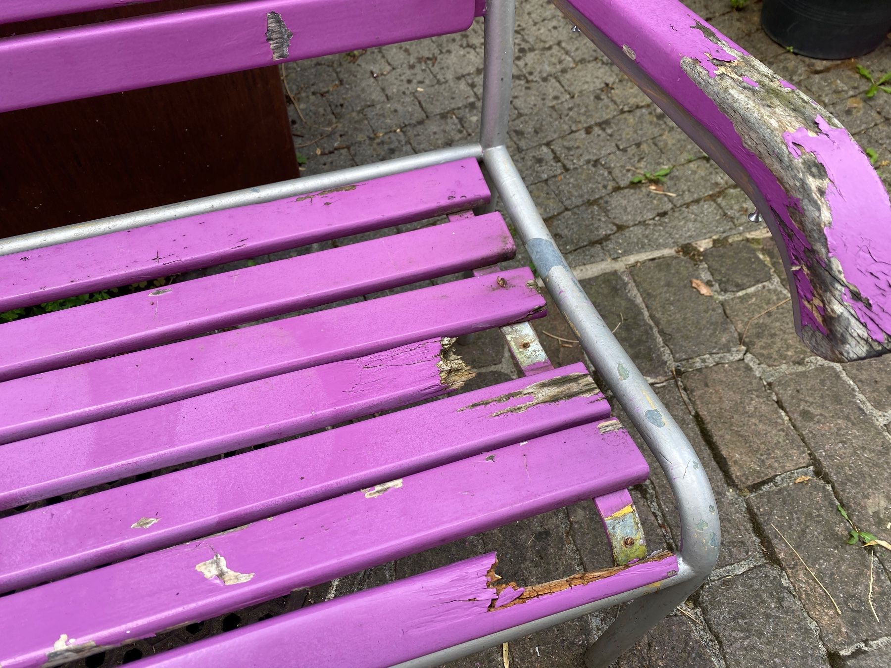 Bigla Bänke: Gartenbank Bigla 2-Plätze – Defekt aus Erlenbach ZH von Summsumm7 2