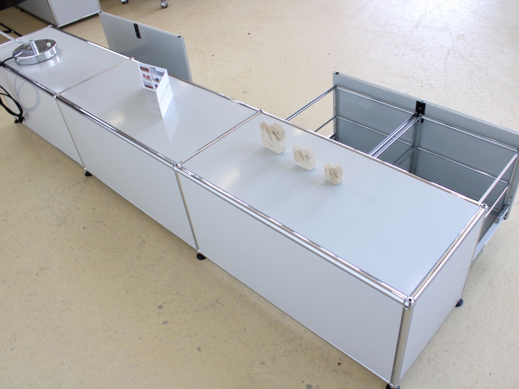 USM Kommoden: USM Lowboard in Lichtgrau – Gebraucht aus Meinisberg von atelier_TILIJA 5