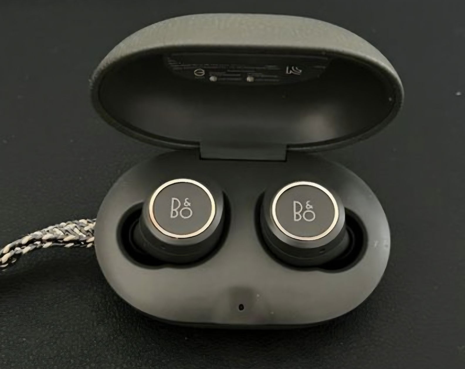 Bang & Olufsen Cuffie: Bang&Olufsen Beoplay E8 – Usato da Neuhausen am Rheinfall venduto da Kere1987