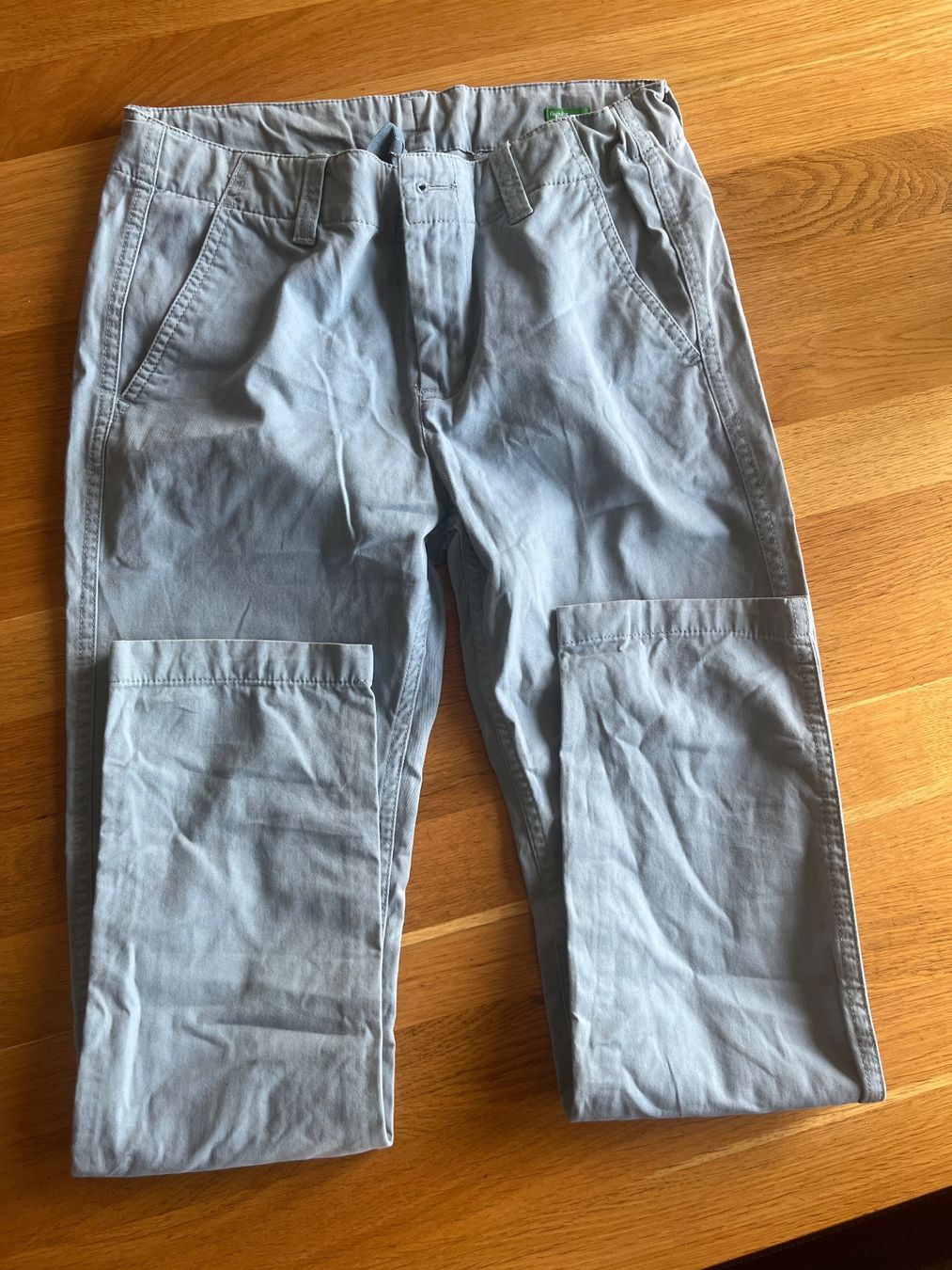 Benetton Pantaloni: Pantalon bleu clair taille S bon état – Usato da Genève venduto da kro_8qmb 1