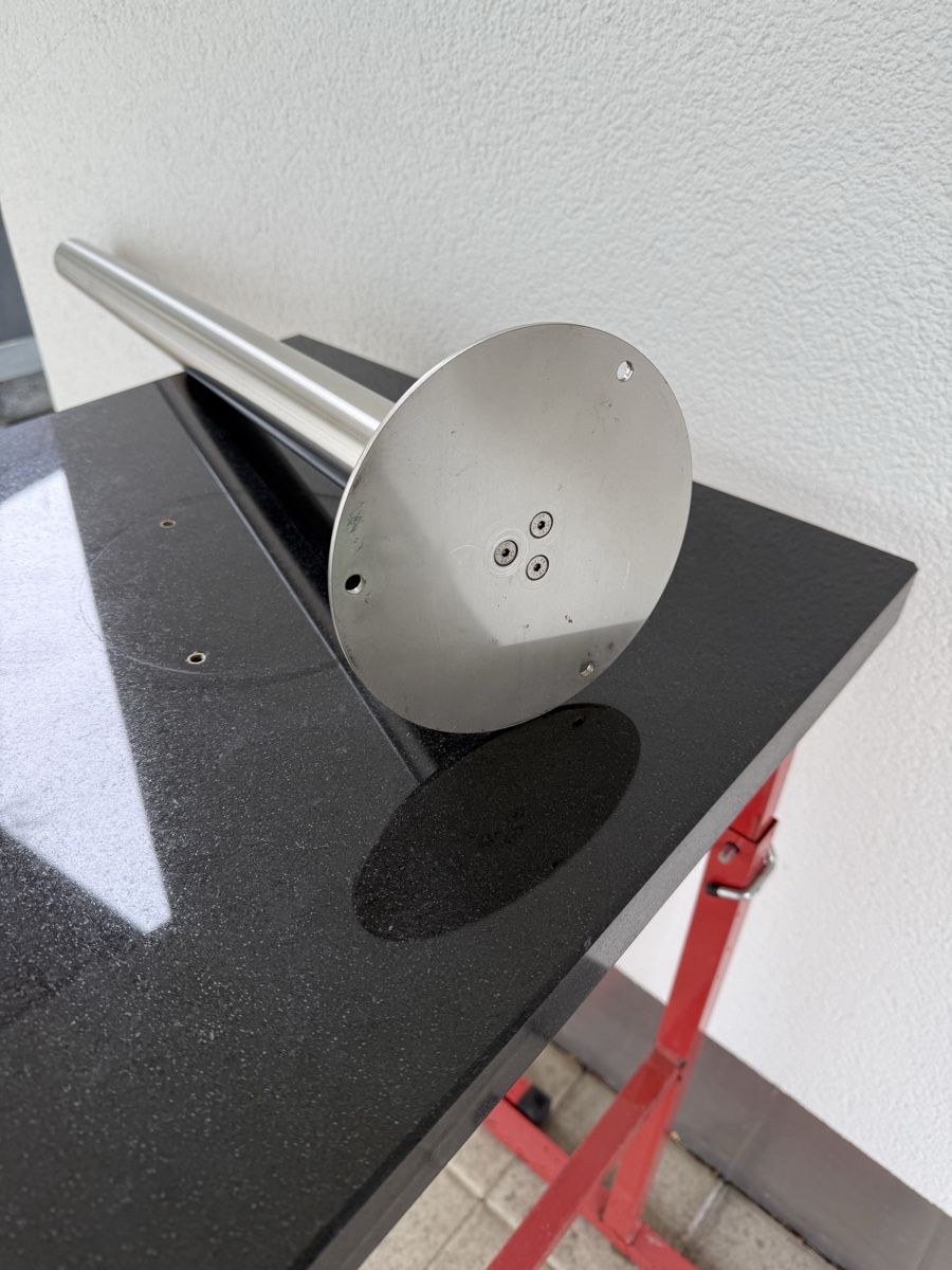 Altro in Decorazioni & Accessori: Granitsockel mit Stahlrohr – Usato da Oberägeri venduto da billig1000 2