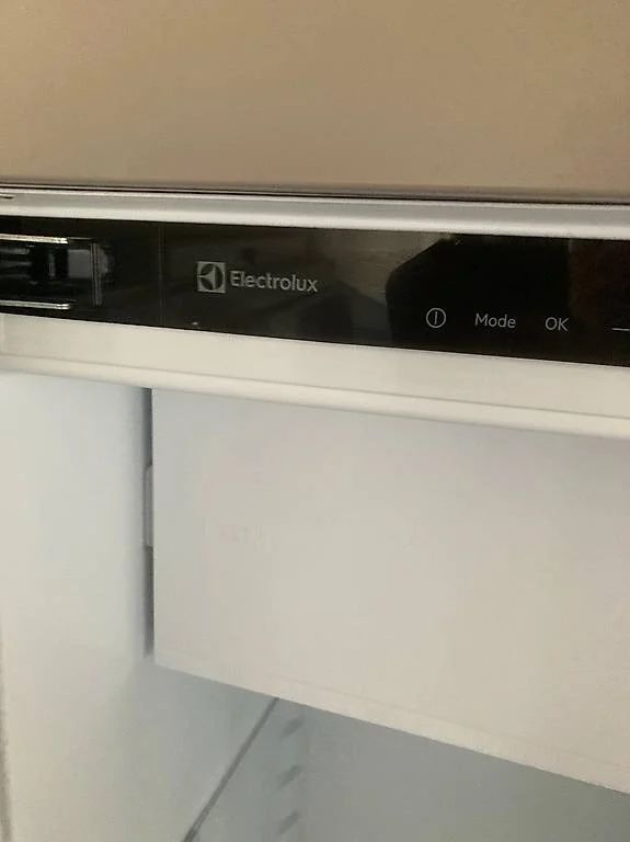 Electrolux Frigoriferi: Réfrigérateur Electrolux IK243SL – Usato da Erlach venduto da ely-87 2