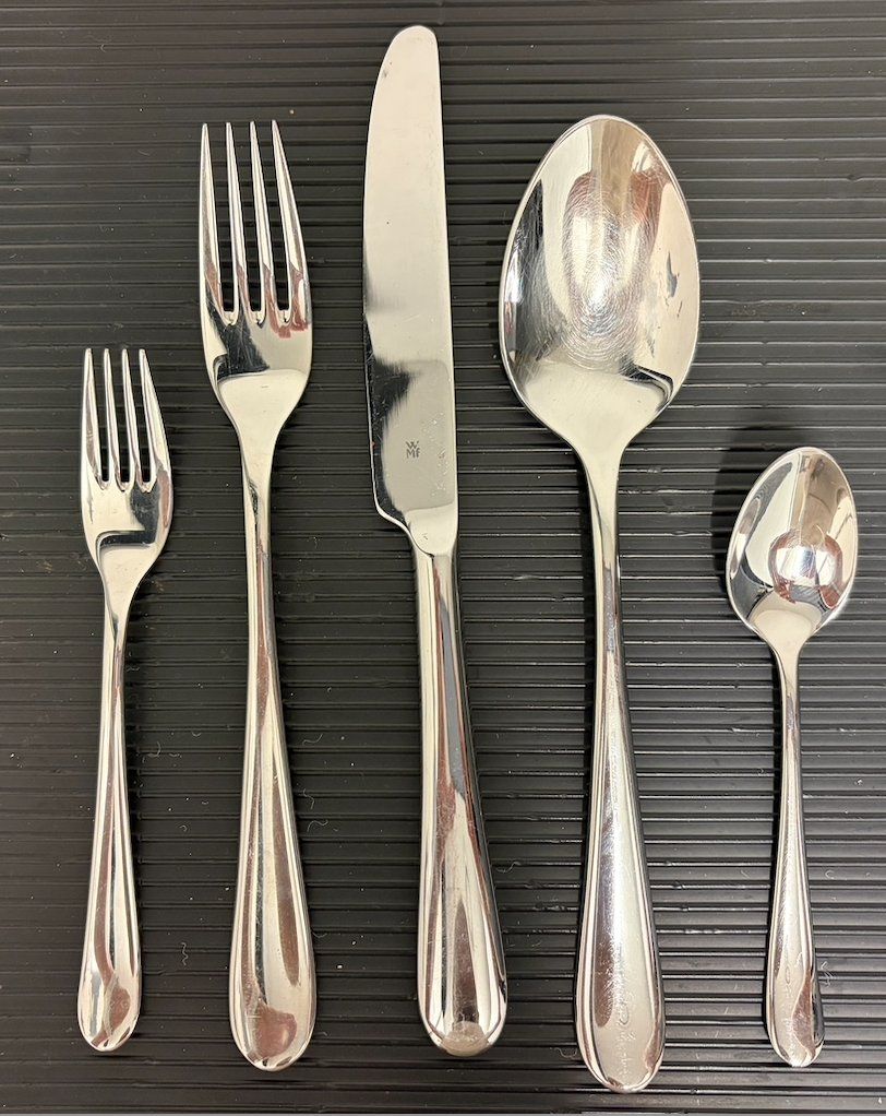 Ikea Set di piatti: Geschirr- und Besteck Starterset – Usato da Baden venduto da zebra-.- 1