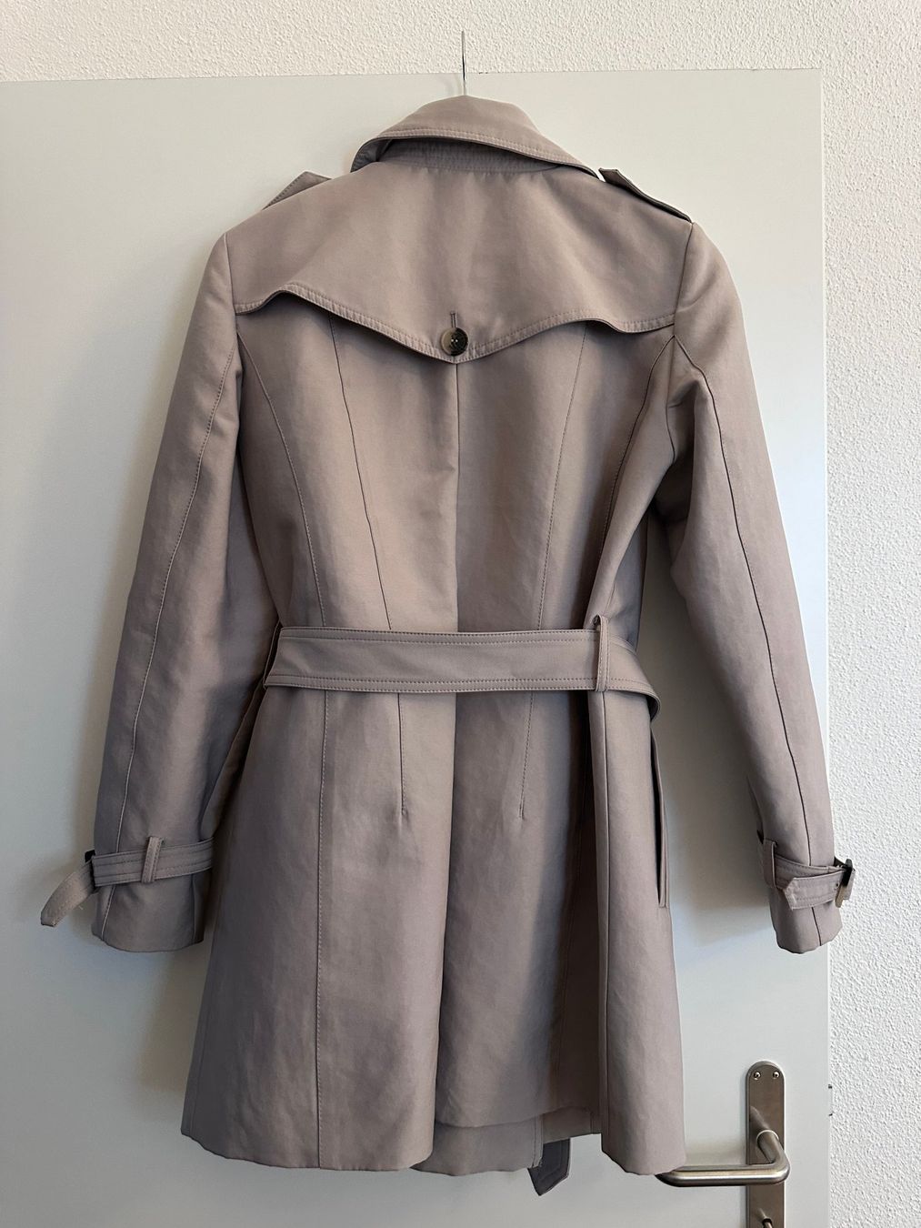 Hallhuber Giacche: Trenchcoat Hallhuber sand – Usato da Dürrenäsch venduto da Rena7 1