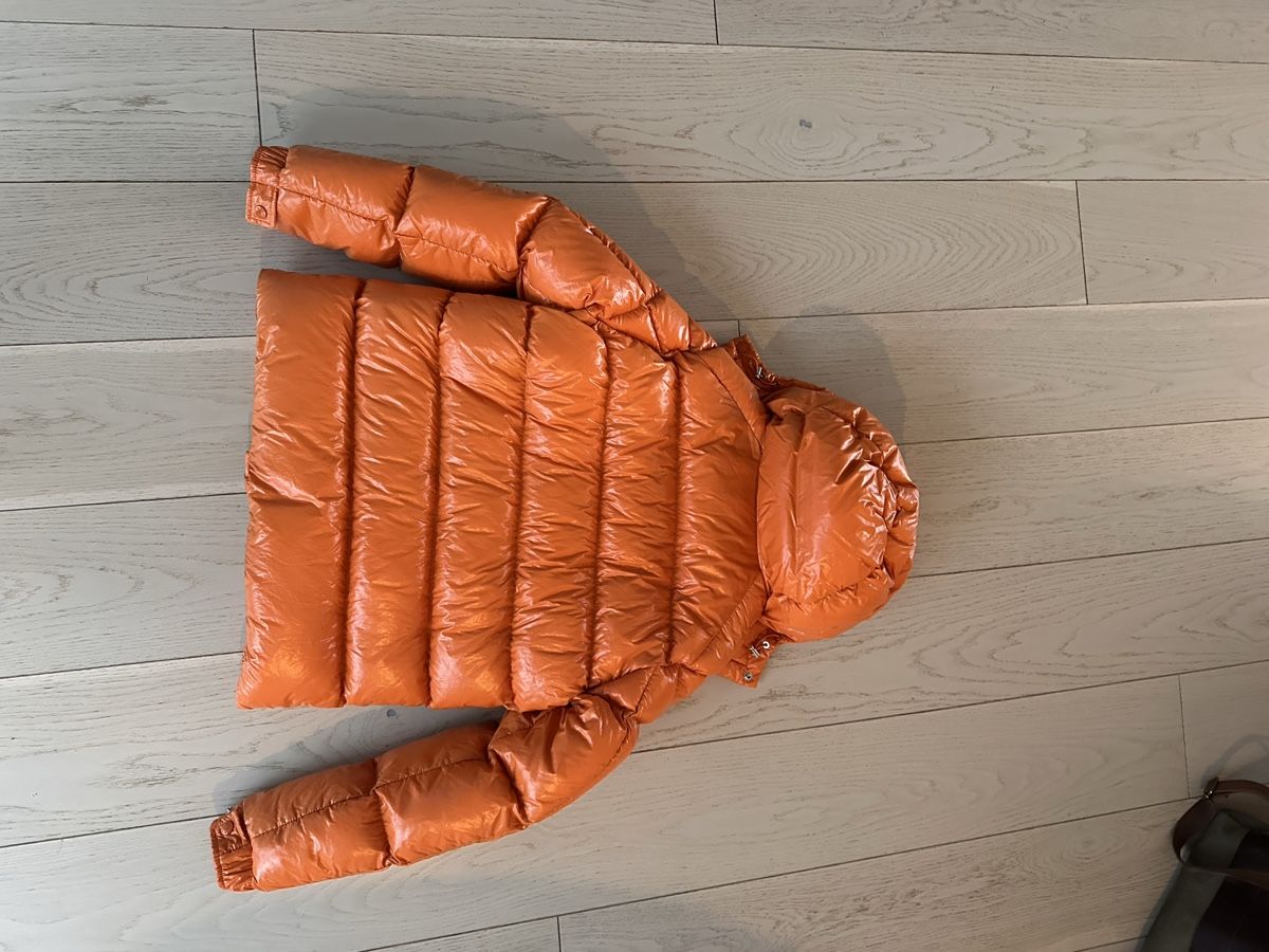 Moncler Giacche: Moncler Maya Jacket 70th anniversary – Nuovo (secondo la descrizione) da Küsnacht ZH venduto da bev_k7wy 1
