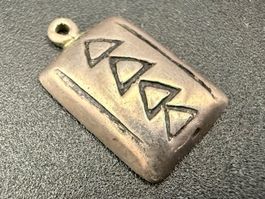 Kleiner ethnischer Anhänger aus Silber 925