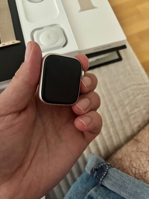 Smartwatch: Apple Watch Serie 8 45mm  – Usato da Wabern venduto da JashariB 3