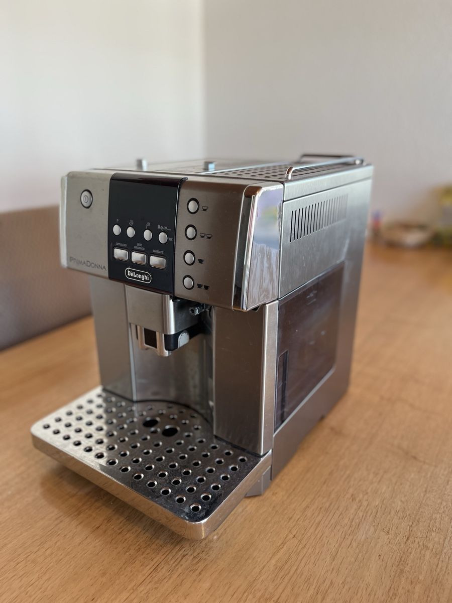 De'Longhi Macchine per caffè & Macchine per espresso: Delonghi PrimaDonna - Kaffeevollautomat – Usato da St. Gallen venduto da louis.anton 1