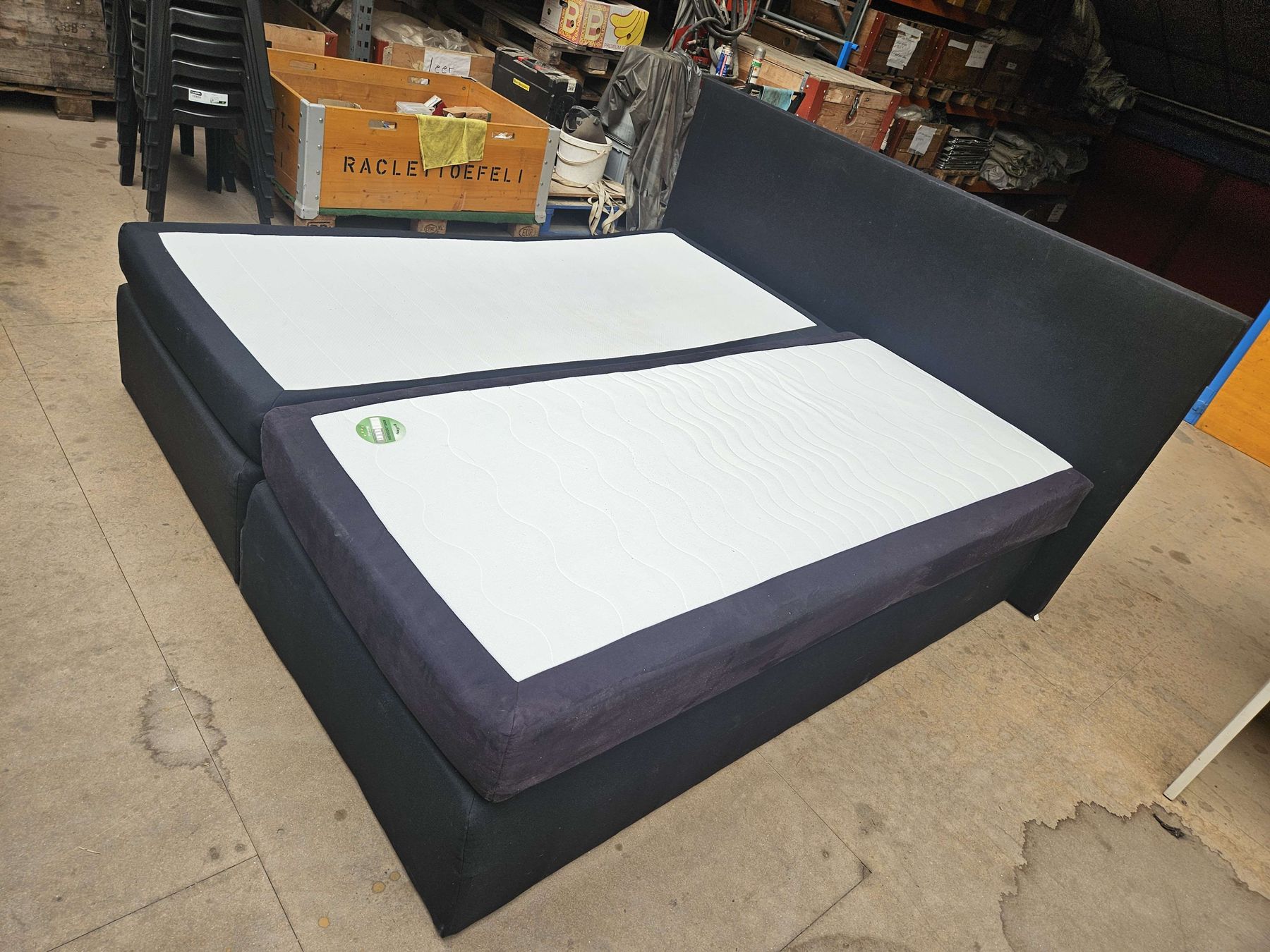 Letti: Boxspringbett mit zwei Matratzen schwarz – Usato da Dübendorf venduto da cin_rb5k 2