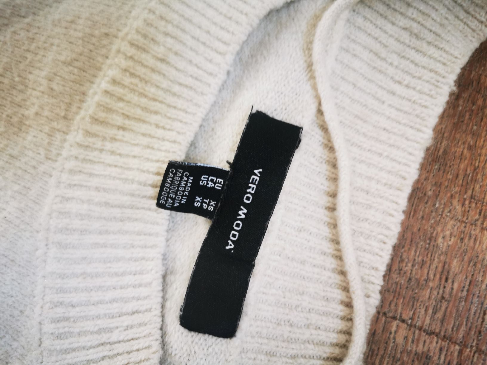 Pulls & Sweat-shirts: Vero Moda Pullover, Wollweiss, XS, neuwertig – D'occasion à Balsthal par Leila_Luna 1