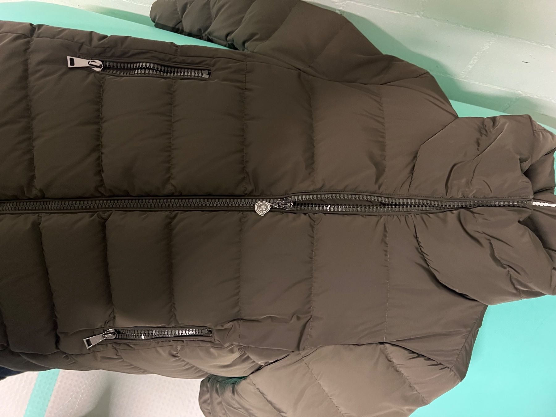 Moncler Giacche: Moncler Daunenjacke dunkelgrün – Usato da Uitikon Waldegg venduto da chrigi.ruch 5