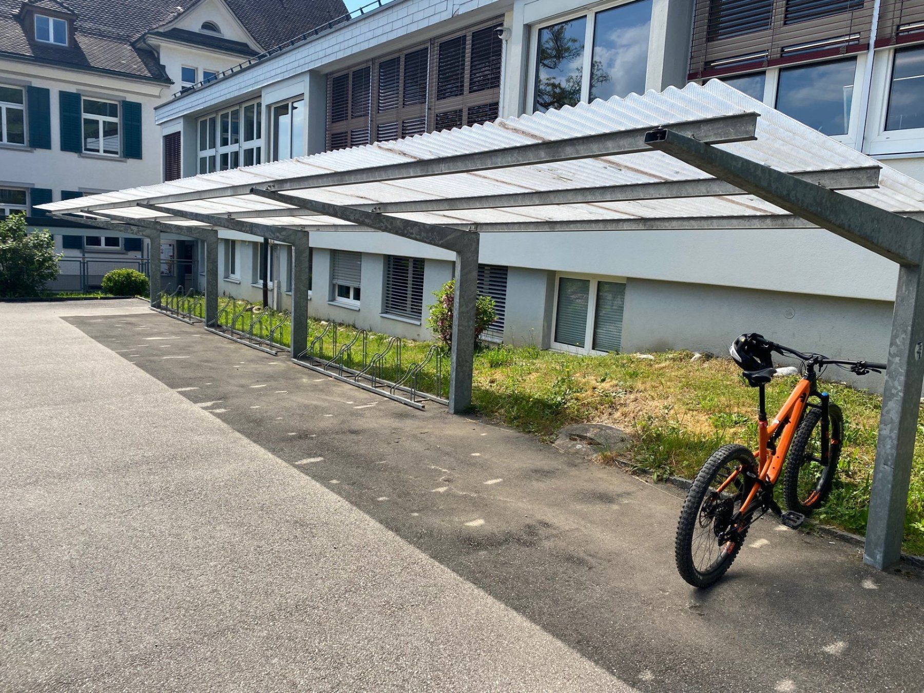 Rifugi: Velopa Veloparkplatz Velo-Unterstand – Usato da Auw venduto da 76marylu 1