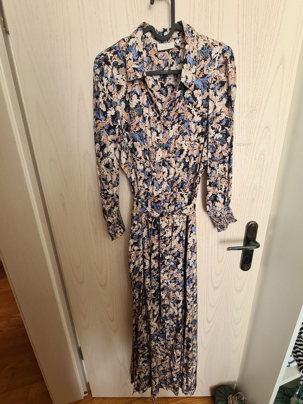 Kleider: Maxikleid, Blusenkleid, Kaffe, gr. 36, Blumenmuster – Gebraucht aus Steinhausen von MilaB