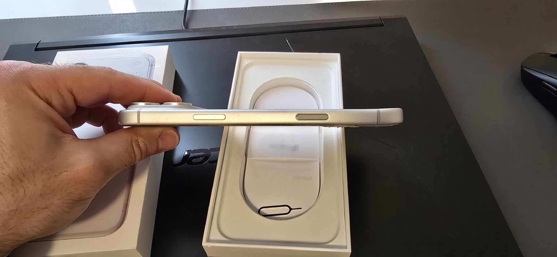 Apple Handys / Smartphones: iPhone 17 Pro Max 256GB Silber - Defekt – Defekt aus Bassersdorf von Mr.Ves 3