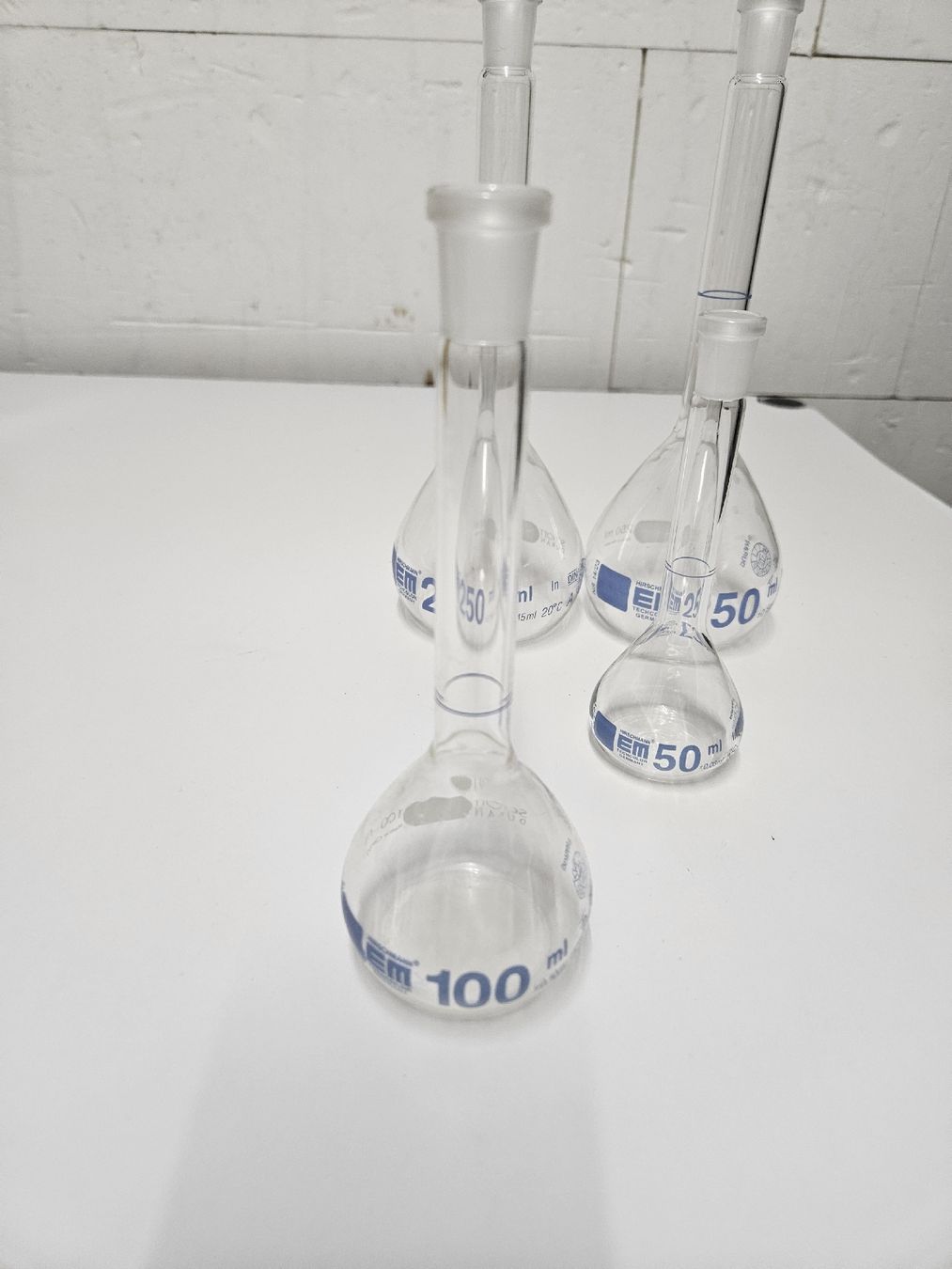 Gläser: 4 Hirschmann Messkolbe , 50ml - 250ml – Gebraucht aus Brittnau von Lexmark77 1