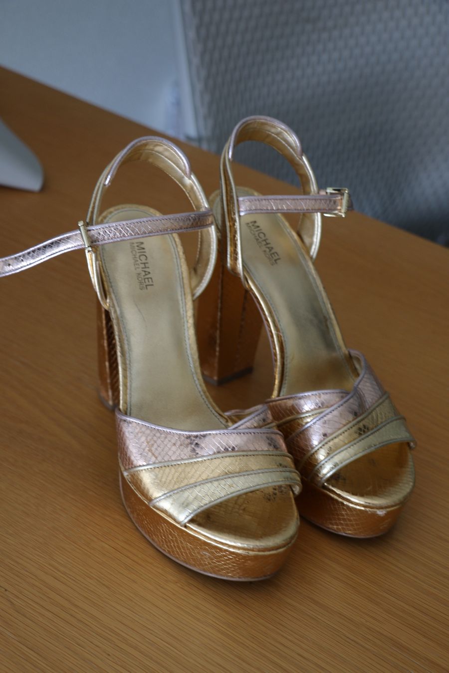 Michael Kors Scarpe da donna: Michael Kors High Heels Gr. 39/40 – Usato da Männedorf venduto da Topojasa