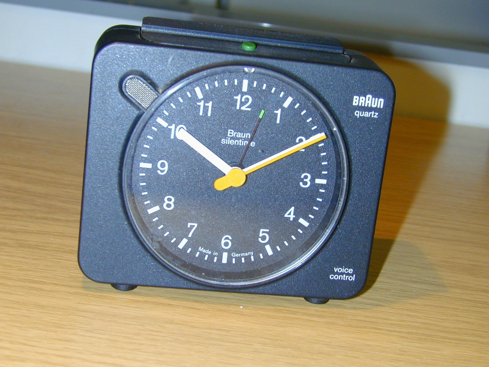 Braun Sveglie: BRAUN ANALOG ALARM CLOCK/WECKER  SILENTIME – Nuovo (secondo la descrizione) da Oberursel venduto da swinger-ecki