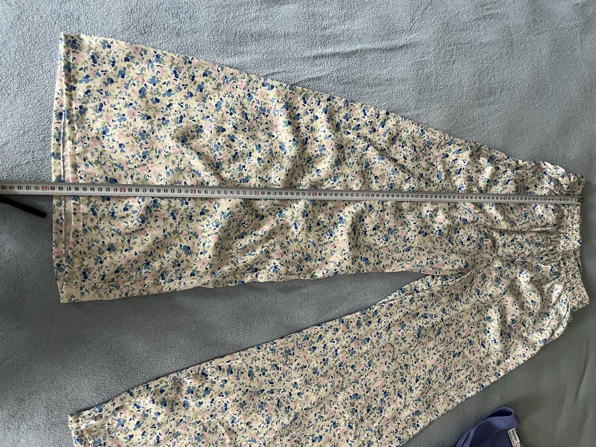 Lots de vêtements: Zweiteiler Blumenmuster  – Neuf (Voir description) à Olten par sae_82z2 1