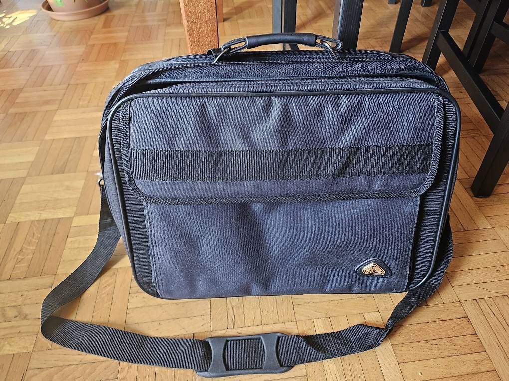 Valigie & Borse: Serviette de transport, ordinateur portable, etc. – Usato da Lausanne venduto da djymbo