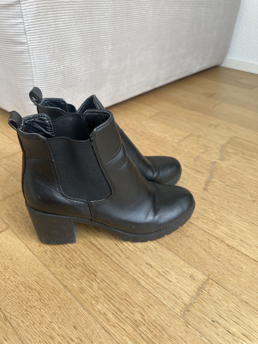 Scarpe da donna: Warme Stiefeletten - size 40 – Usato da Zürich venduto da mel_r8f2
