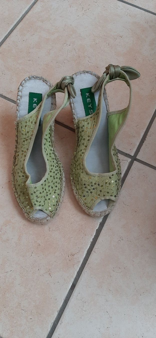 Scarpe da donna: Scarpe con zeppa n.35 verdi – Nuovo (secondo la descrizione) da Zürich venduto da Irene000 1