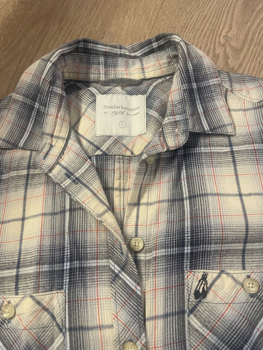 Peak Performance Camicette: Peak Performance Bluse kariert S – Usato da Hergiswil NW venduto da natejuke 1