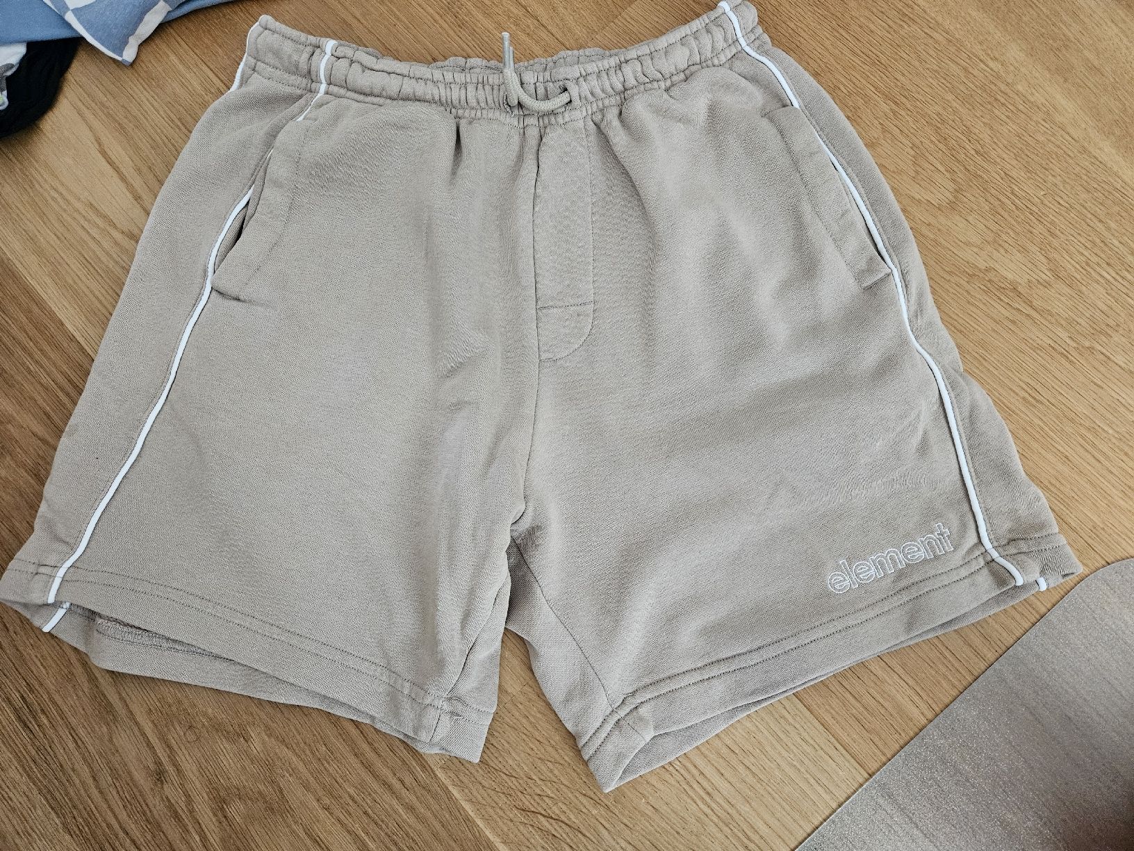 H&M Kleiderpakete & -sets: Kleiderpaket Shorts Sommer H&M Element – Gebraucht aus Rorschacherberg von Oberhaupt79 1