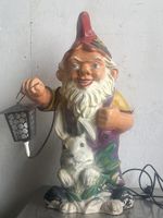 Gartenzwerg mit Lampe und Hase, Masse ca. 35 cm, guter Zusta