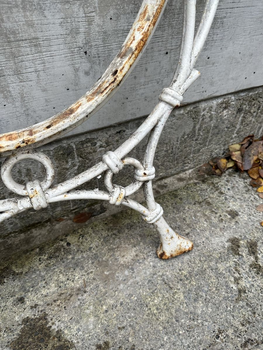 Guardaroba: Alte Bankfüsse aus Eisen – Usato da Villmergen venduto da Bezdupe 4