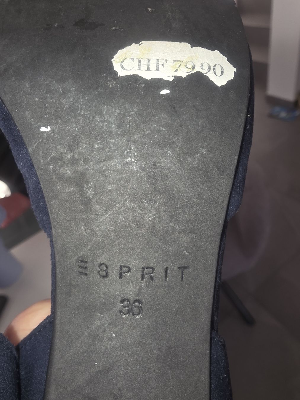 Esprit Scarpe da donna: Esprit - Escarpins élégants en daim bleu marine, taille 36 – Usato da Tecknau venduto da Anadias 2
