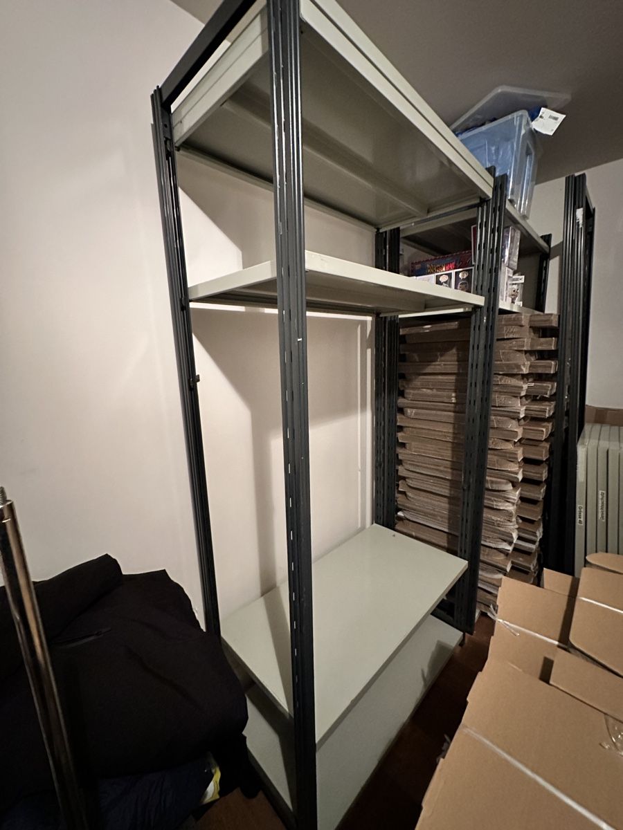 Scaffali: La Fortezza Regal – Usato da Oensingen venduto da emi_hs6g 1