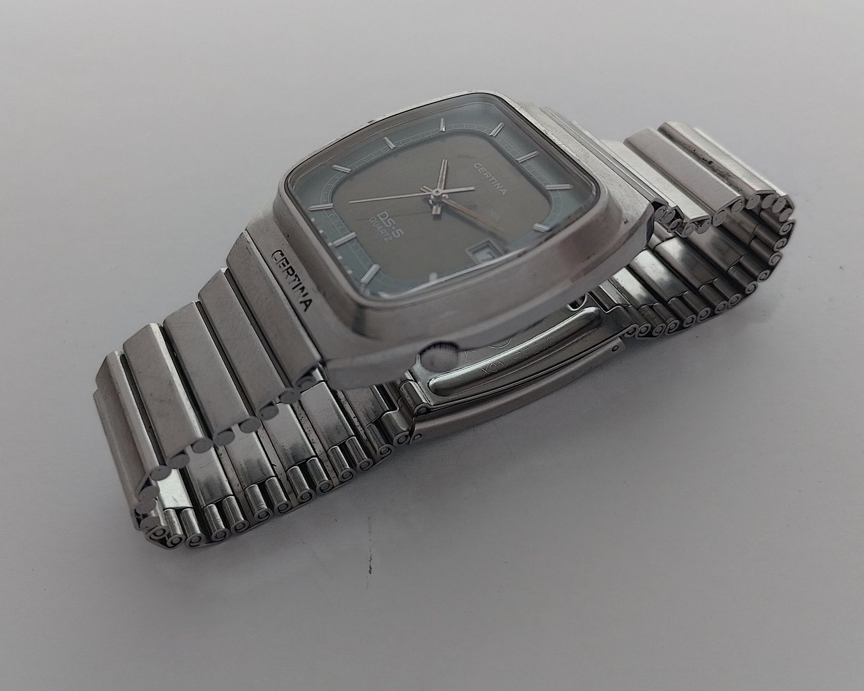 Certina Montres: Vintage Certina DS-5 Quartz "TV-Screen"-Design – D'occasion à Basel par Givens_Watches 3