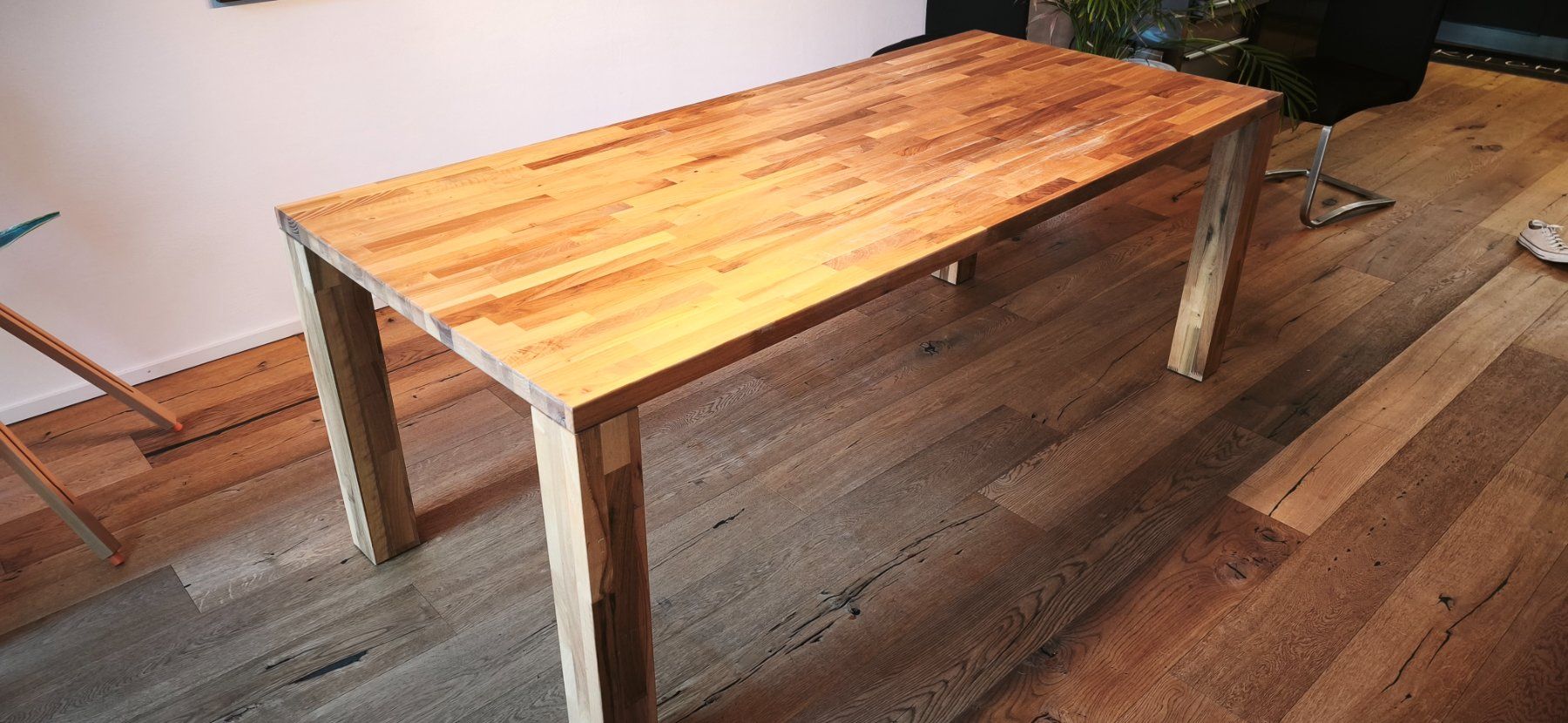 Tavoli: Esstisch Massivholz 200x90 – Usato da Auslikon venduto da Epsyched 2