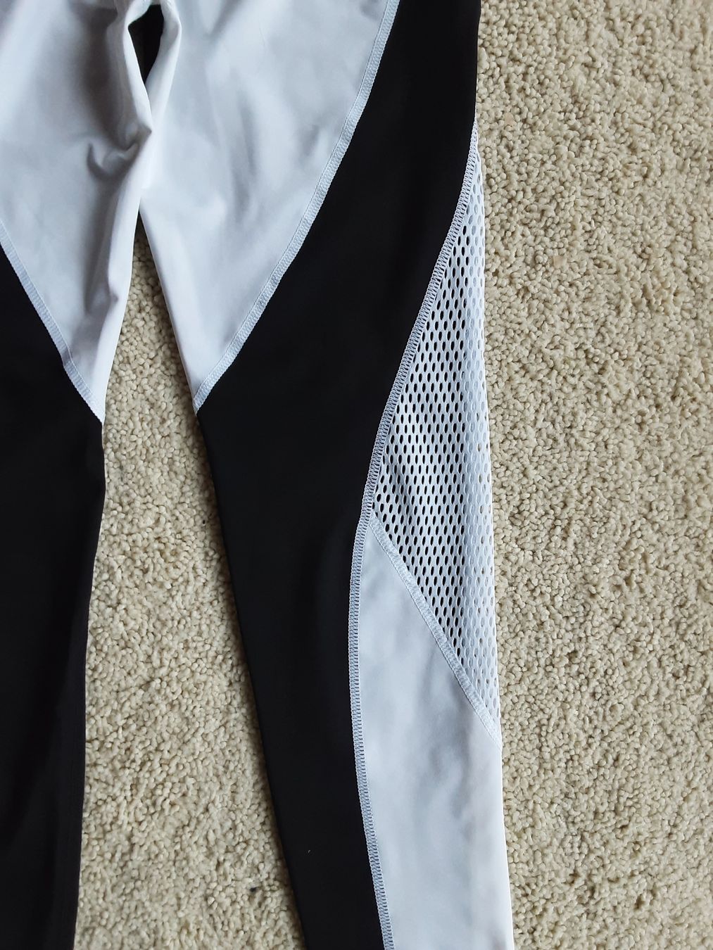 Lots de vêtements: Kleiderpaket Gr. S – D'occasion à Altdorf UR par Brandli 4