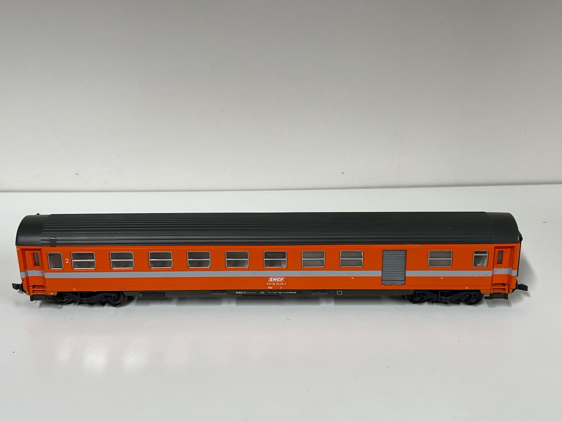 Roco Modellini di ferrovie: Roco SNCF 2.Kl./ Gepäckwagen H0 DC – Usato da Geroldswil venduto da TopTrain54 1