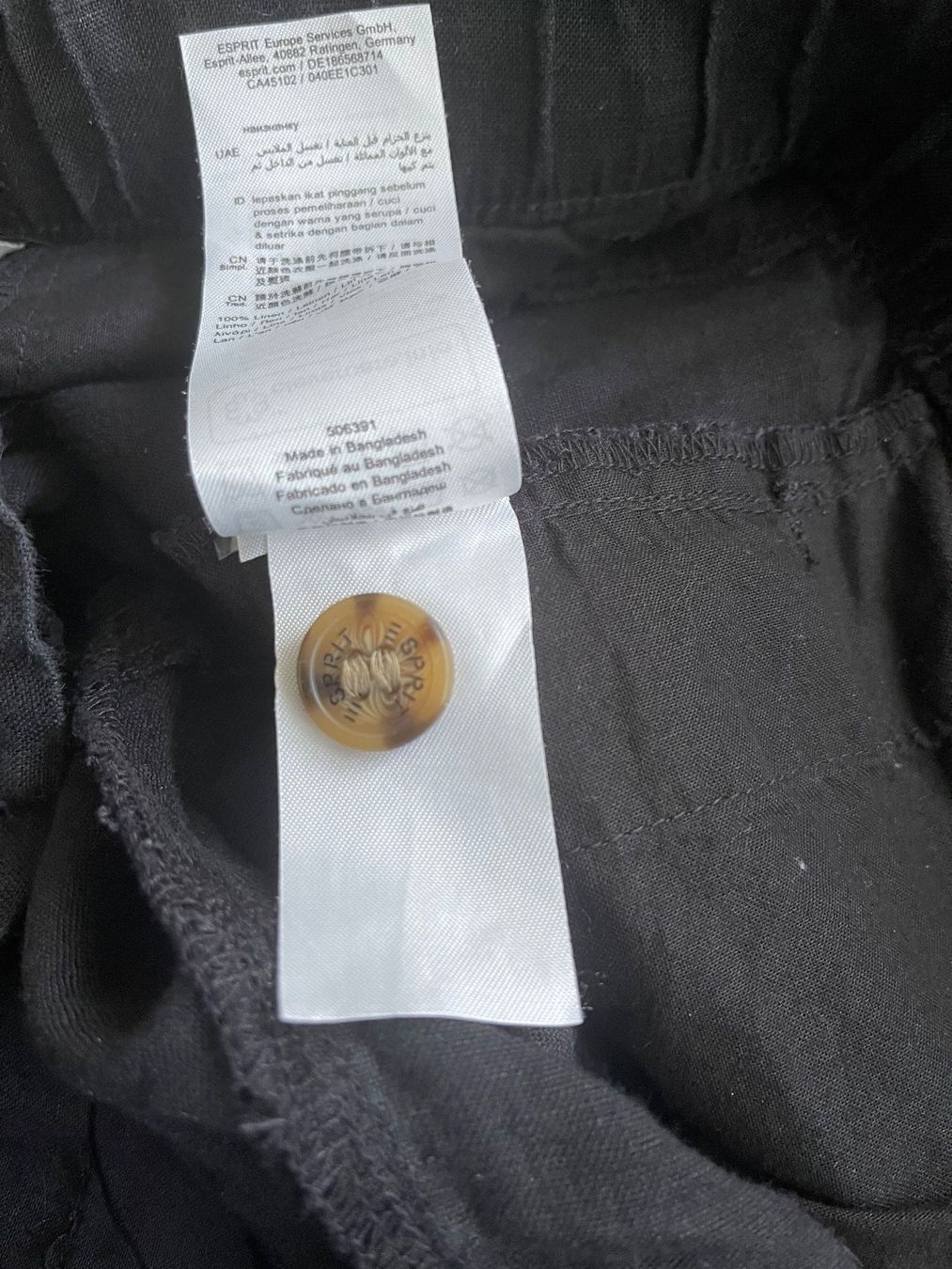 Esprit Pantaloni: Schwarze Shorts Esprit Gr. 38 – Usato da Oberrieden venduto da Boccia1981 4
