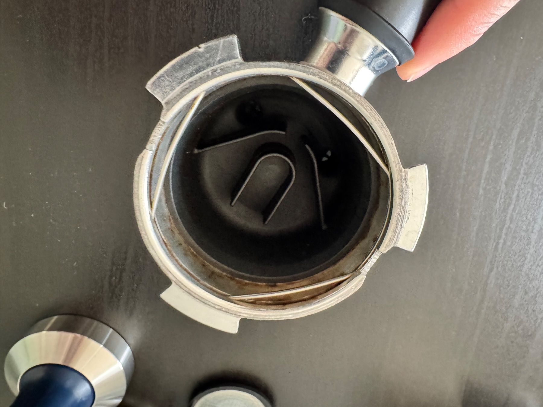 De'Longhi Macchine per caffè & Macchine per espresso: DeLonghi Dedica inkl. Zubehör – Usato da Löhningen venduto da santafe06 8