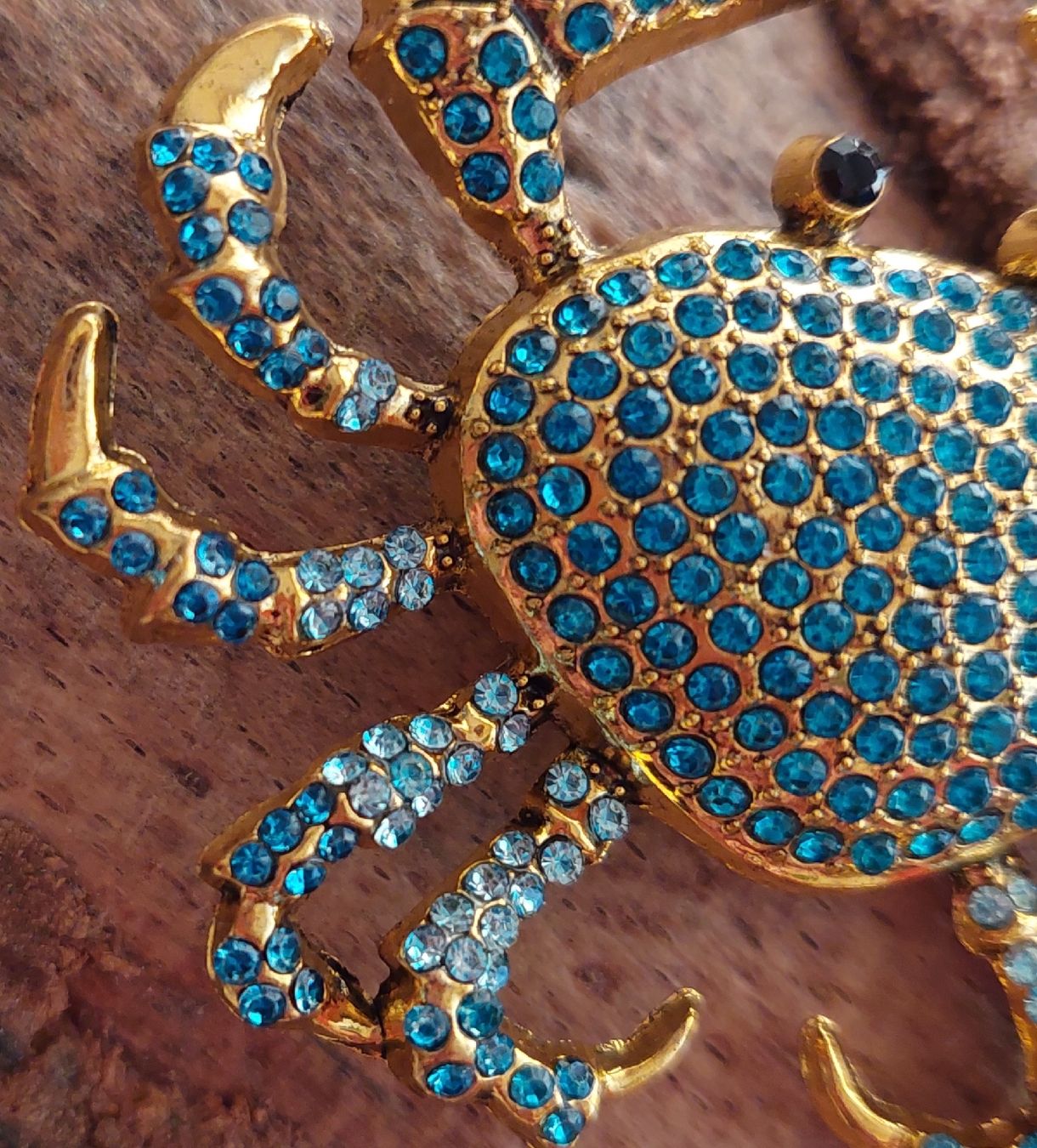 Broschen & Nadeln: Brosche Krebs - Strass blau / türkis – Neu (gemäss Beschreibung) aus Oberwil BL von Hunajakakku