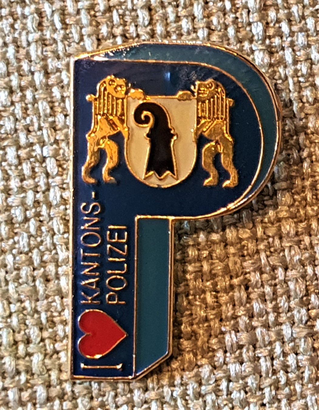 Plaketten & Abzeichen: L744 - Pin I Like Kantons Polizei Basel Stadt – Gebraucht aus Reinach BL von Boston-Verkauf