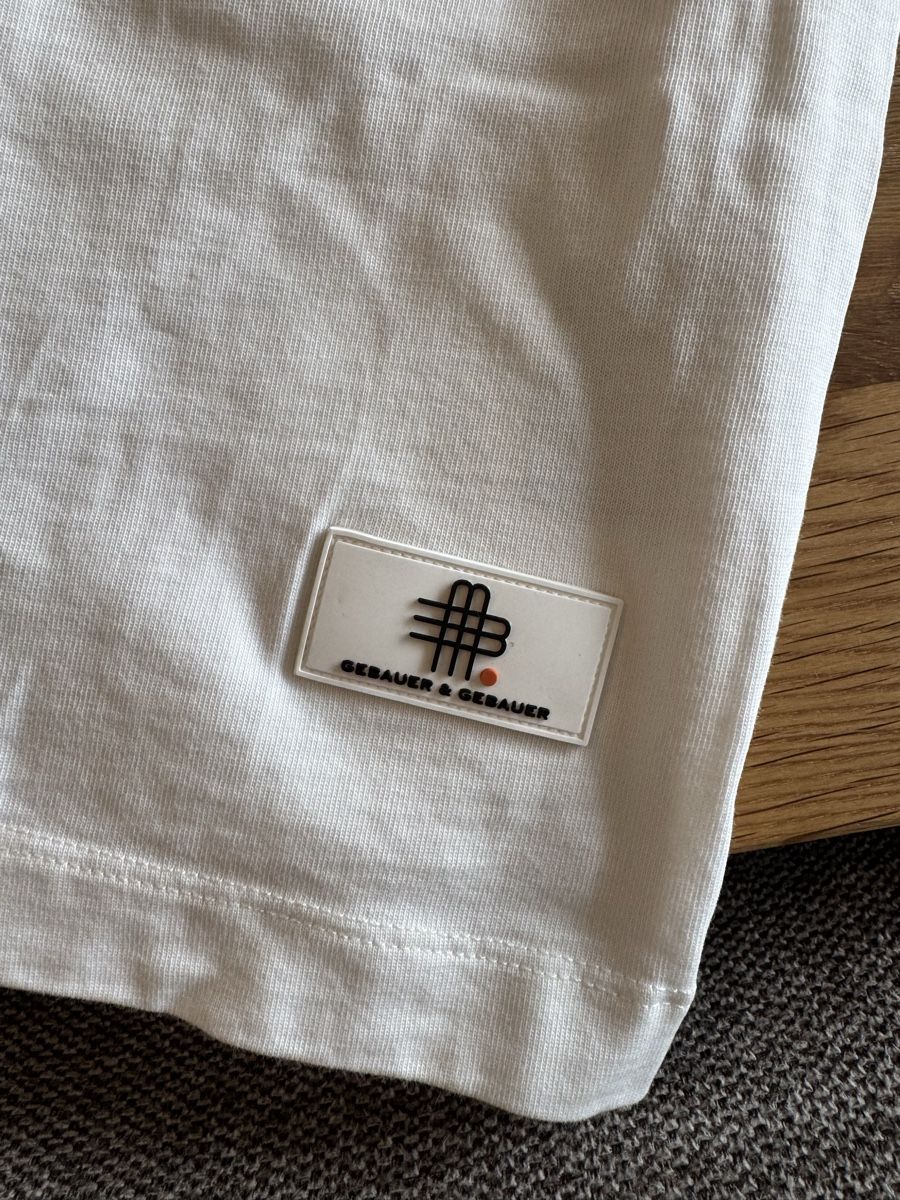 T-shirt: Gebauer&Gebauer T-Shirt – Nuovo (secondo la descrizione) da Oberuzwil venduto da lynni_97 2