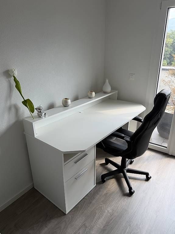 Schreibtische: Bureau avec chaise – Gebraucht aus Monthey von montheyenvalais