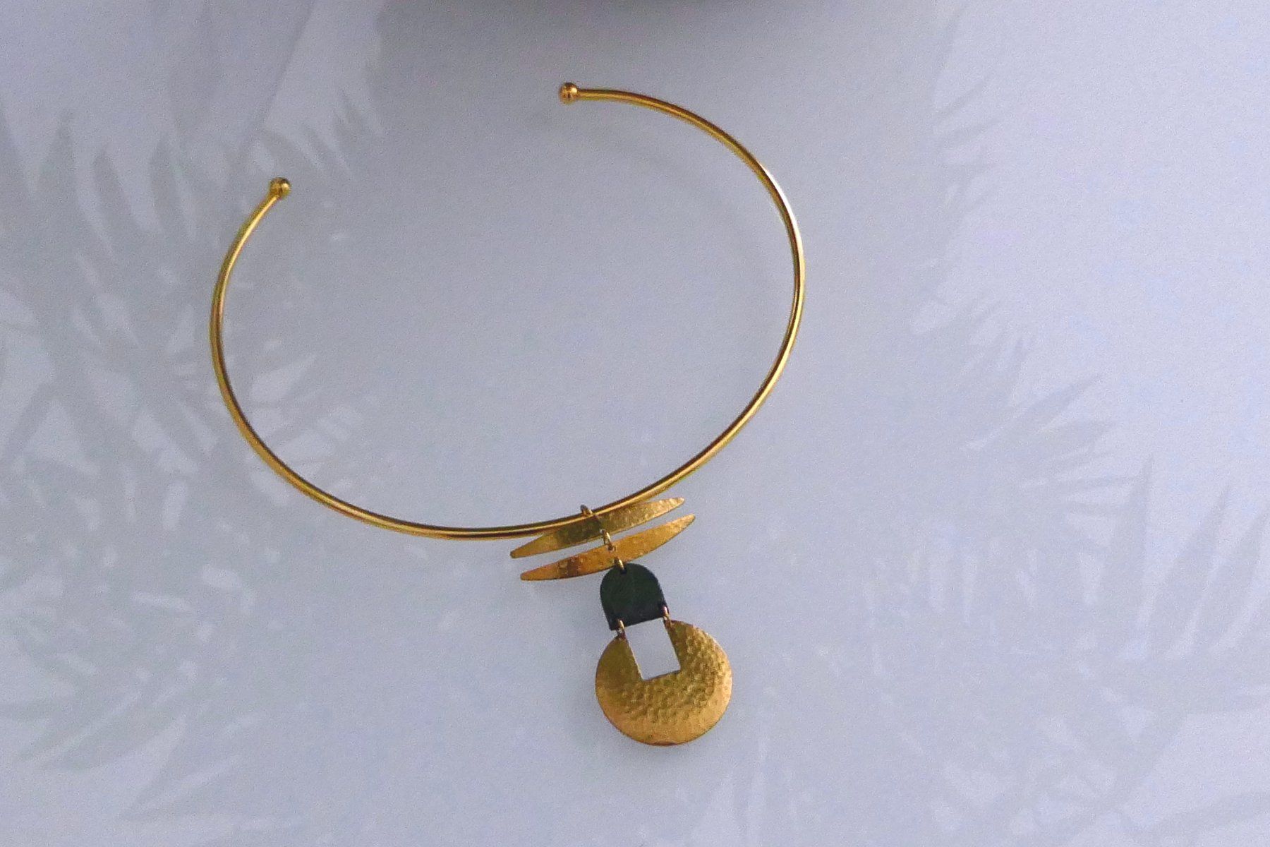 Catenine: Wunderschöne Halskette aus Messing – Usato da Köniz venduto da Minaja99