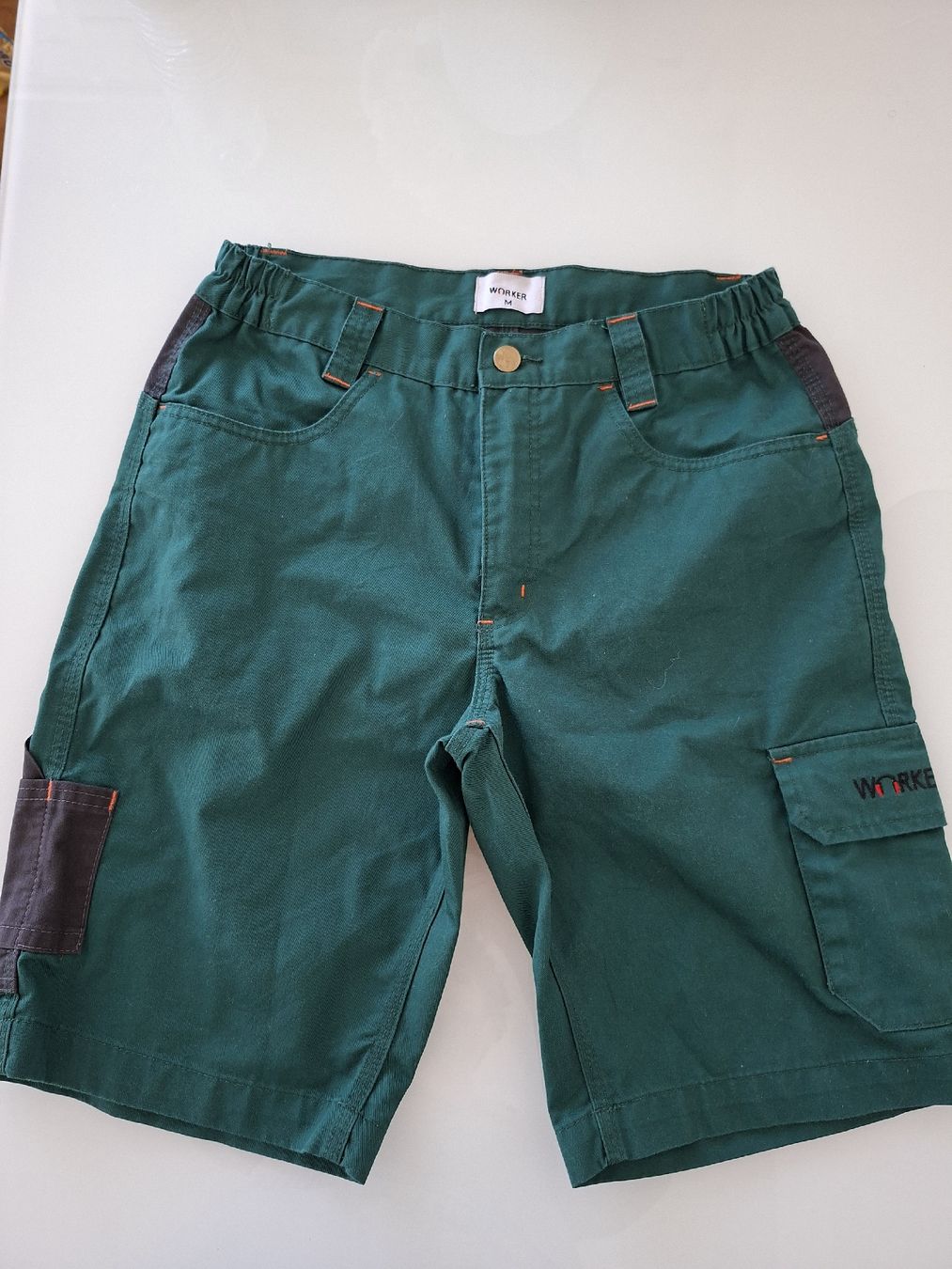Pantaloni: Short WORKER taille M, couleur verte. Eté – Usato da Renens VD venduto da ser_j2fn 1